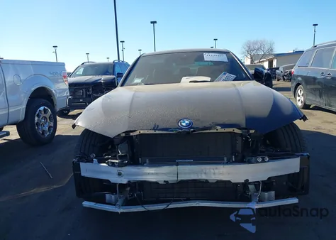 2022 BMW 3 Series 330E z USA, uszkodzony, nr VIN 3MW5P7J08N8C25611